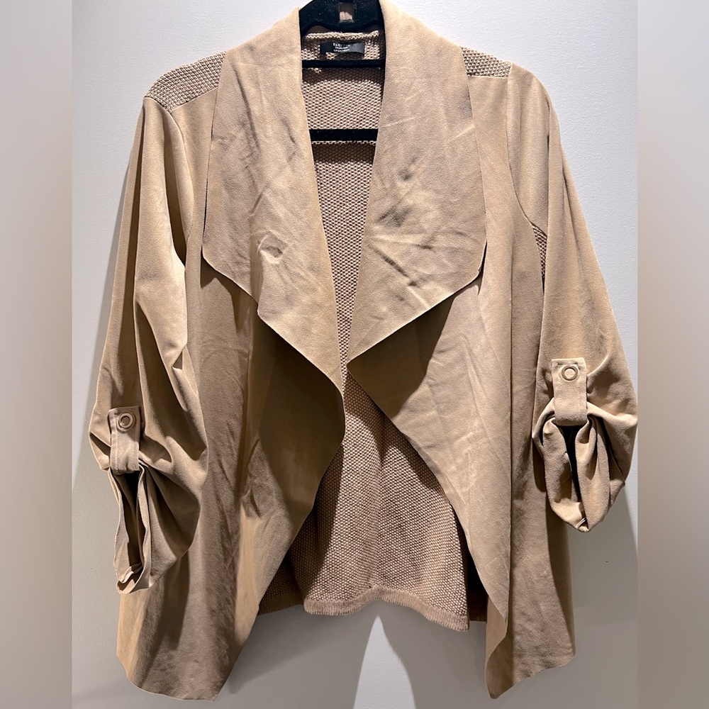 Parfois Collection pink cardigan, SZ s/m, no closure. Bought in Paris. New.